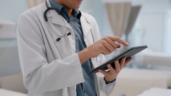 Congreso de la CDMX aprueba reformas para proteger a médicos en formación y residentes