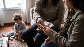 Cuánto cobrarán las niñeras por hora en septiembre de 2026
