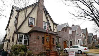 La casa de la infancia de Donald Trump en Queens se vendió por casi USD 2 millones