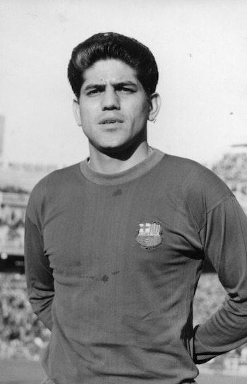 El ariete Juan Seminario jugó en FC Barcelona por tres temporadas en donde ganó la Copa de Ferias.
