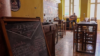 Desaolados, los restaurantes vacíos de Cuba ante el impacto de la crisis económica y social