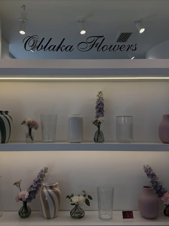 El carrusel de fotos de Ailén Cova y su hija Alaia en París