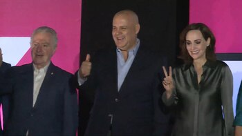 Al grito de “Unidad, Unidad”