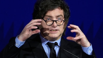 Javier Milei llama “impresentable dictador” a Pedro Sánchez y desea que los españoles lo echen “a patadas” en las elecciones generales