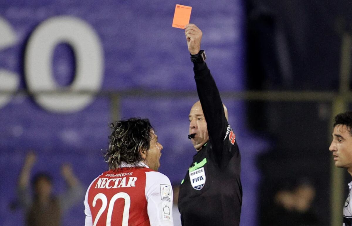 Bedoya fue expulsado en 46 ocasiones durante su carrera - crédito Reuters