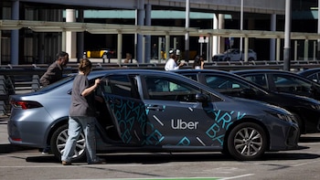 Vehículos de Uber en la