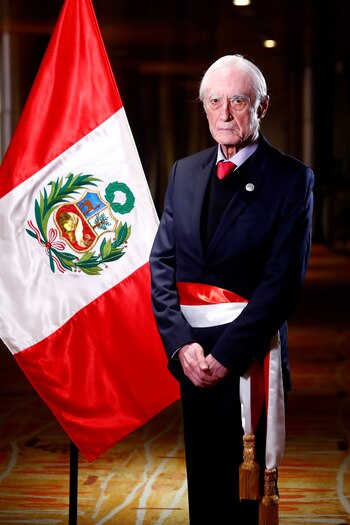 Hector Bejar, el ministro del