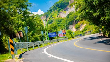 Fovial ha colocado más de 112 mil toneladas de asfalto para renovar rutas clave en El Salvador