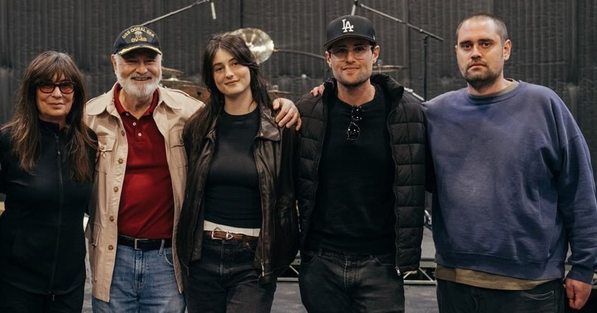 Hermanas de Michele Singer Reiner brindan apoyo a sus hijos tras trágica muerte