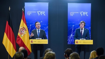 Albares se reúne hoy con su homólogo alemán a la espera de que Berlín dé 'luz verde' al catalán en la UE