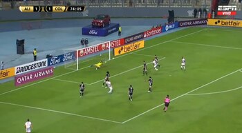 Hernán Barcos pudo anotar el