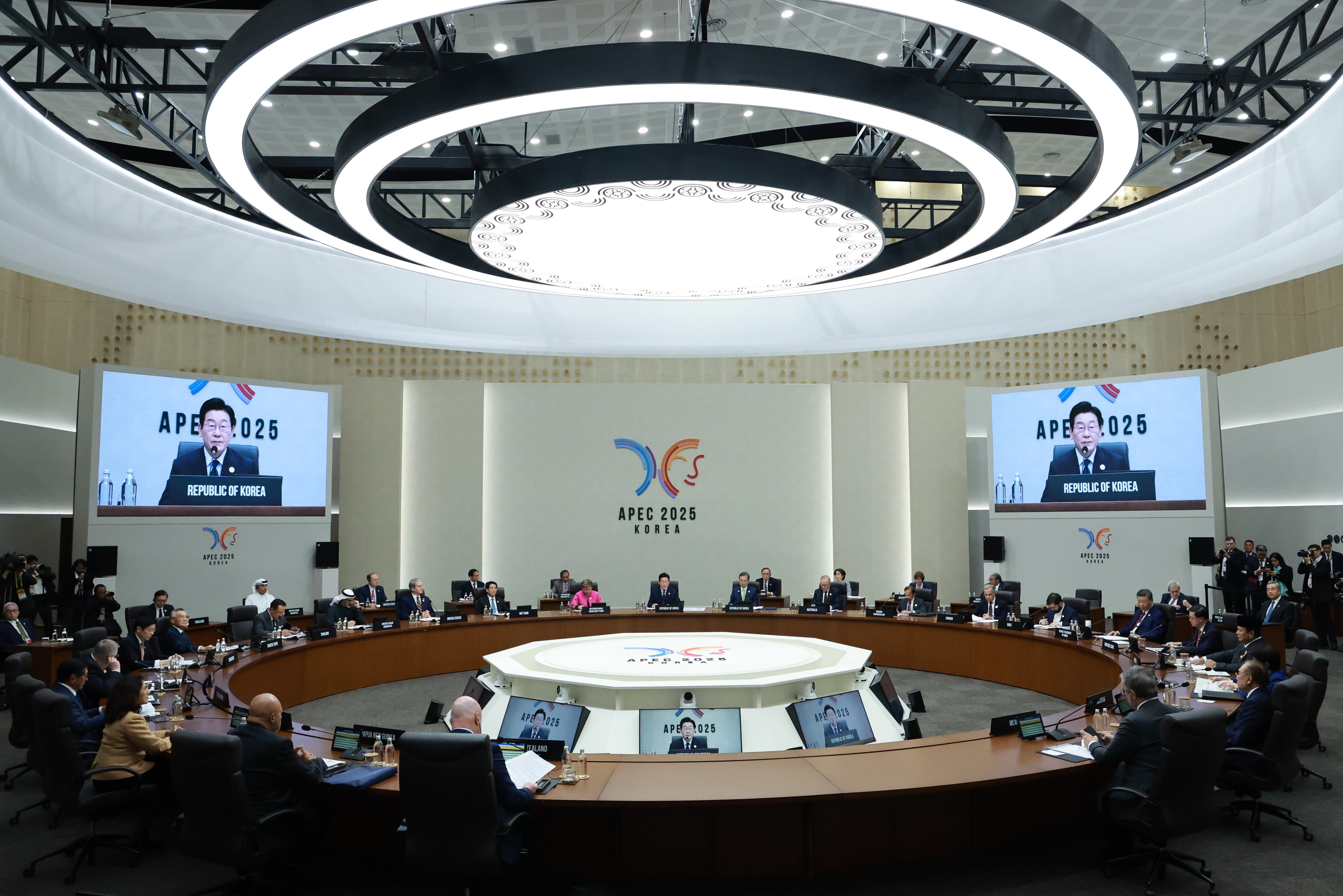 Comenzó la cumbre anual del APEC en Corea del Sur tras la histórica reunión entre Donald Trump y Xi Jinping