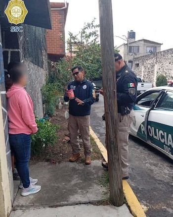 Una mujer retiró al animal