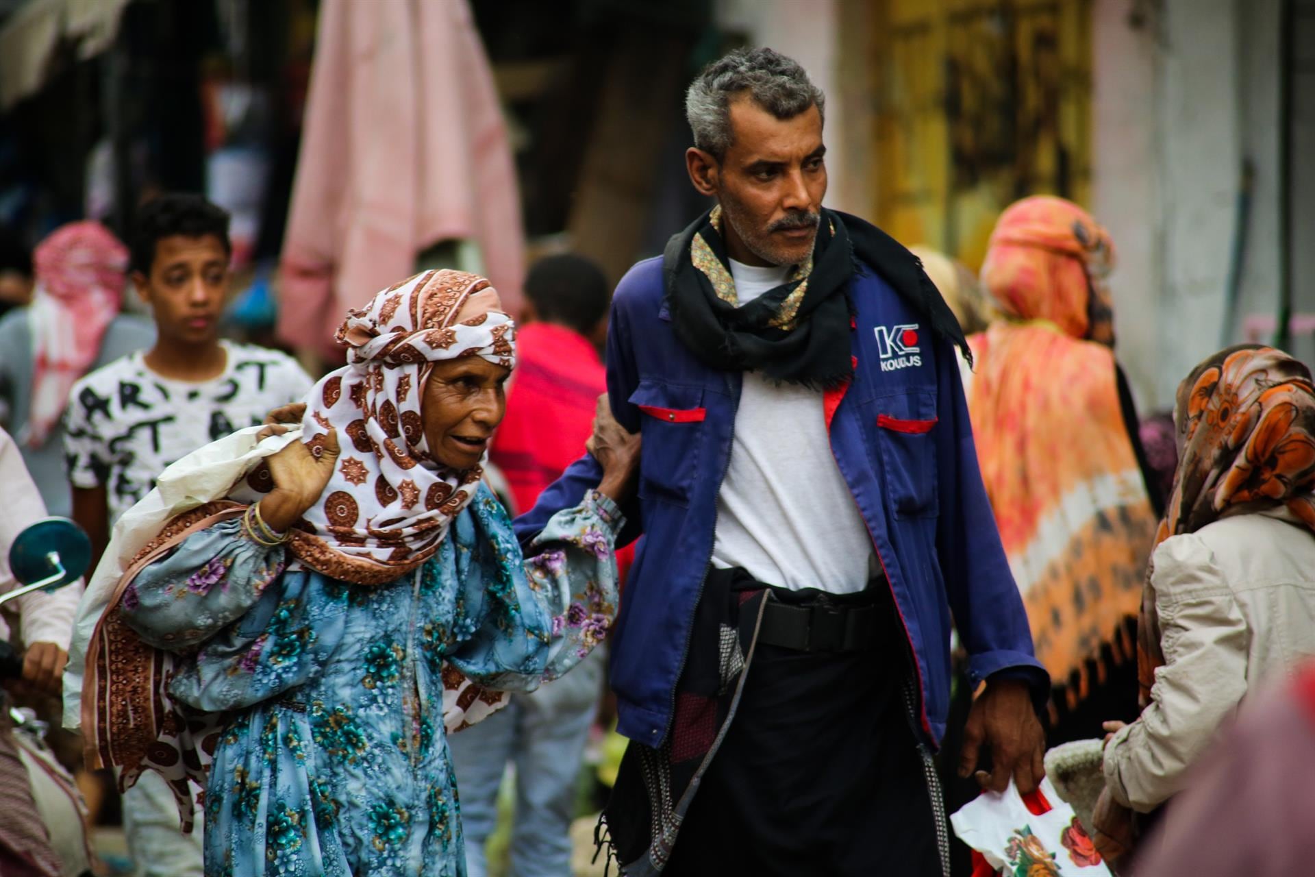 La ONU alerta del deterioro humanitario en Taiz, Yemen, con más de 800.000 personas sin acceso a la ayuda