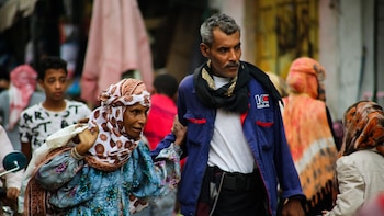 La ONU alerta del deterioro humanitario en Taiz, Yemen, con más de 800.000 personas sin acceso a la ayuda