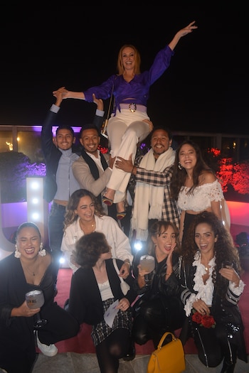 Actores en coctel de Preludio.