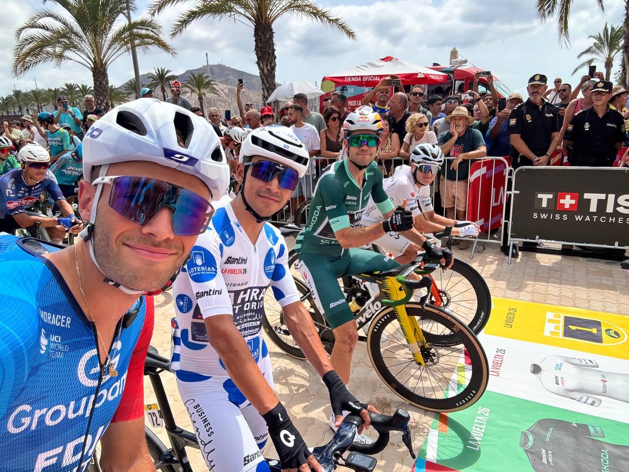 Santiago Buitrago llegó como líder del Bahrain Victorious y un percance de salud le impidió iniciar de la mejor manera la Vuelta a España - crédito La Vuelta a España