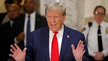 La juez del asalto al Capitolio prohíbe a Trump insultar al fiscal del caso