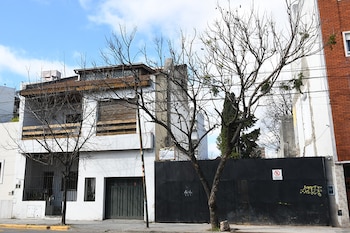 El frente de la casa de la avenida Congreso donde se halló el cadáver