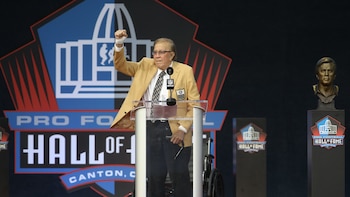 La historia de Tom Flores, de ser hijo de inmigrantes mexicanos a ser campeón de la NFL con Raiders