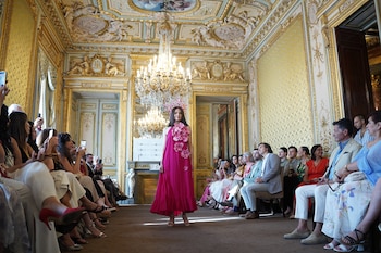 Desfile de moda de la colección El cuerpo nos honra, a cargo de diseñadores y artesanos salvadoreños.