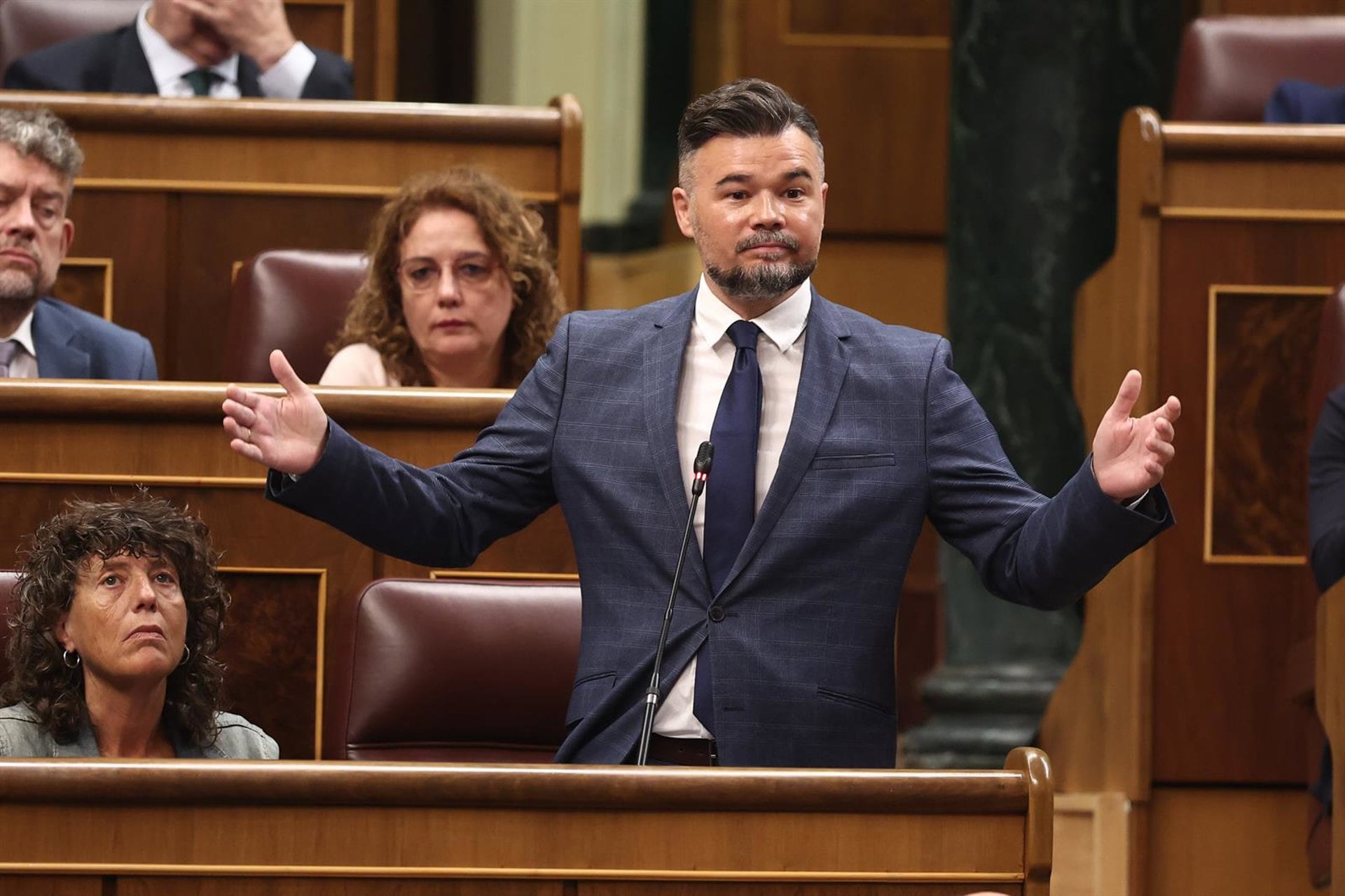09/09/2026 El presidente de ERC, Gabriel Rufian, interviene durante una sesión plenaria en el Congreso de los Diputados, a 9 de septiembre de 2026, en Madrid (España). El Gobierno se enfrenta a la primera sesión de control tras el inicio de curso, coincidiendo con la desclasificación de unos 40 documentos, fechados desde el 1 de julio hasta el 1 de agosto, relacionados con la crisis en Ceuta derivada por la entrada masiva de unos 80.000 migrantes desde la frontera con Marruecos. Saiz avanzó que se publicarían más informes relevantes si hubiera porque desde el Ejecutivo no tienen