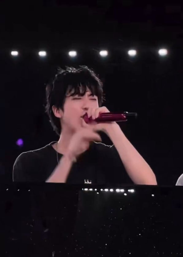 BTS en Lima: Jin habla en español y causa furor con inesperada frase durante su concierto en San Marcos. Captura: x.
