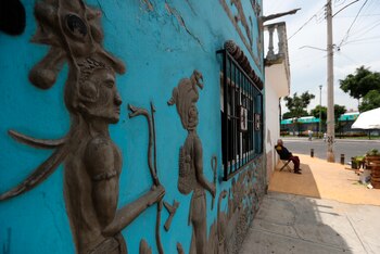 Utilizó concreto y varilla "para