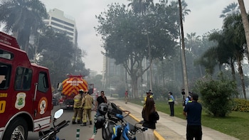Fotos y video del incendio en la Costa Verde: enorme nube de humo cubrió Miraflores y llegó hasta Surquillo