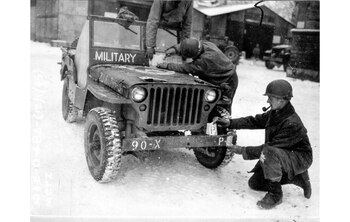 Miembros del Ejército Fantasma colocan