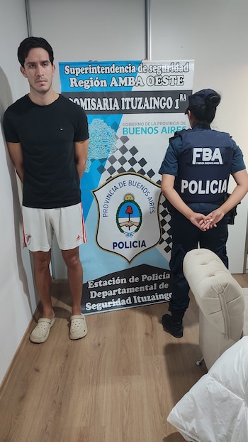 Santiago Martínez tras ser detenido por la Policía Bonaerense