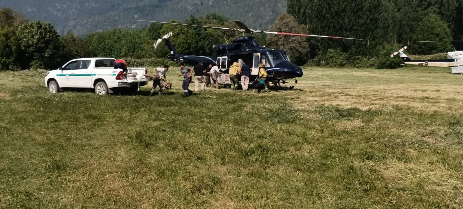 El despliegue incluye vehículos, embarcaciones, unidades aéreas y apoyo logístico de organismos provinciales y nacionales para combatir el fuego en Chubut