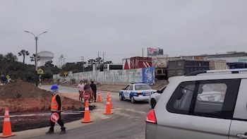 Histórico terminal Atocongo es derribado tras 60 años para conectar la Vía Expresa Sur con la Panamericana Sur. Foto: captura Forever 26