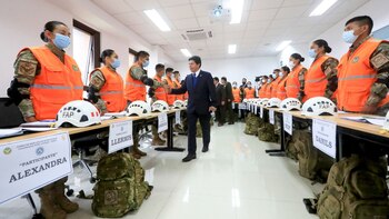 Pedro Castillo visitó el COEN