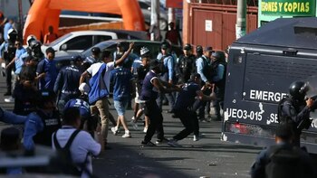 Presidente del Congreso de Honduras propone aplicar ley para frenar violencia en estadios