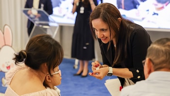 Alianza internacional posibilita implantes cocleares