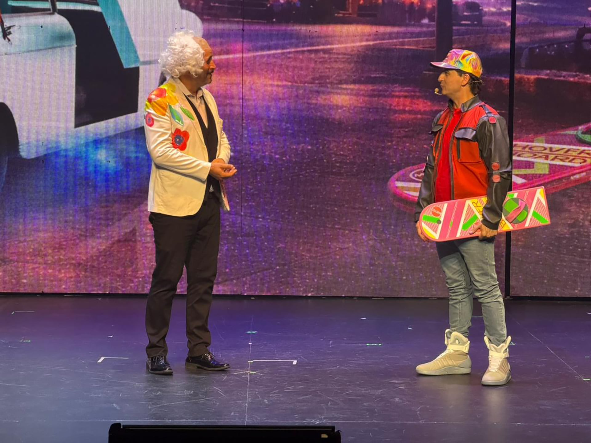 Choriando al futuro: la nueva apuesta del Oficial Gordillo inspirado en la célebre película con la participación especial de Zaul Showman