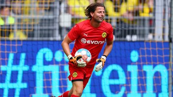 Roman Weidenfeller se lució como