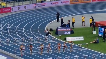 Surrealista carrera de 100 metros