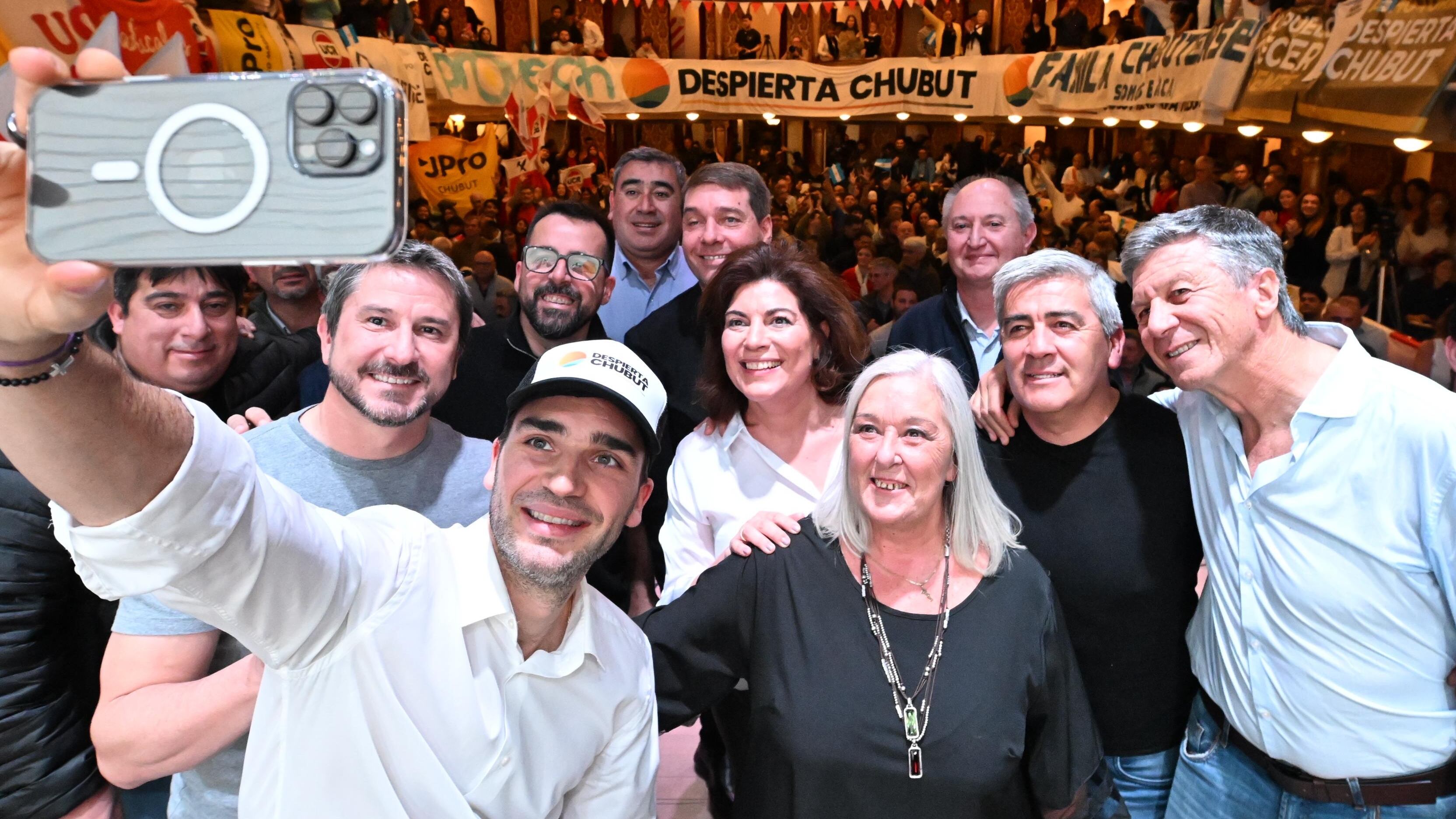 El gobernador Ignacio Torres, en el lanzamiento del frente Despierta Chubut