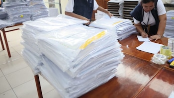 La ODPE Lima Centro 1 recibió actas físicas del extranjero enviadas por valija diplomática, aunque la mayoría ya había sido transmitida digitalmente (Créditos: ONPE)