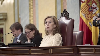 Armengol ve "cobarde" que el PP aproveche la sesión de control para pedir su dimisión cuando no puede defenderse