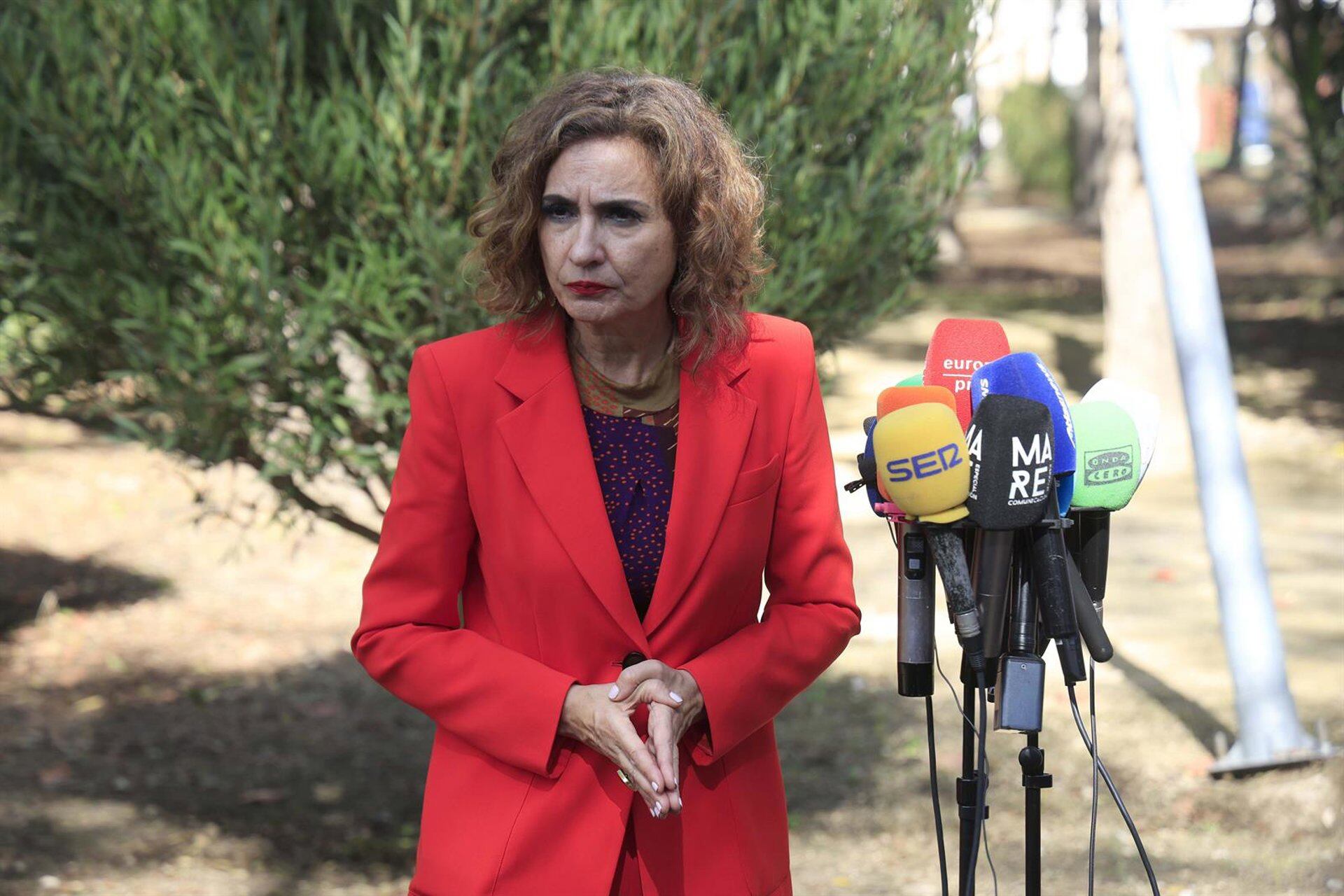 Montero afea a Moreno el nombramiento de un viceconsejero de Sanidad que «ejerce en la privada»