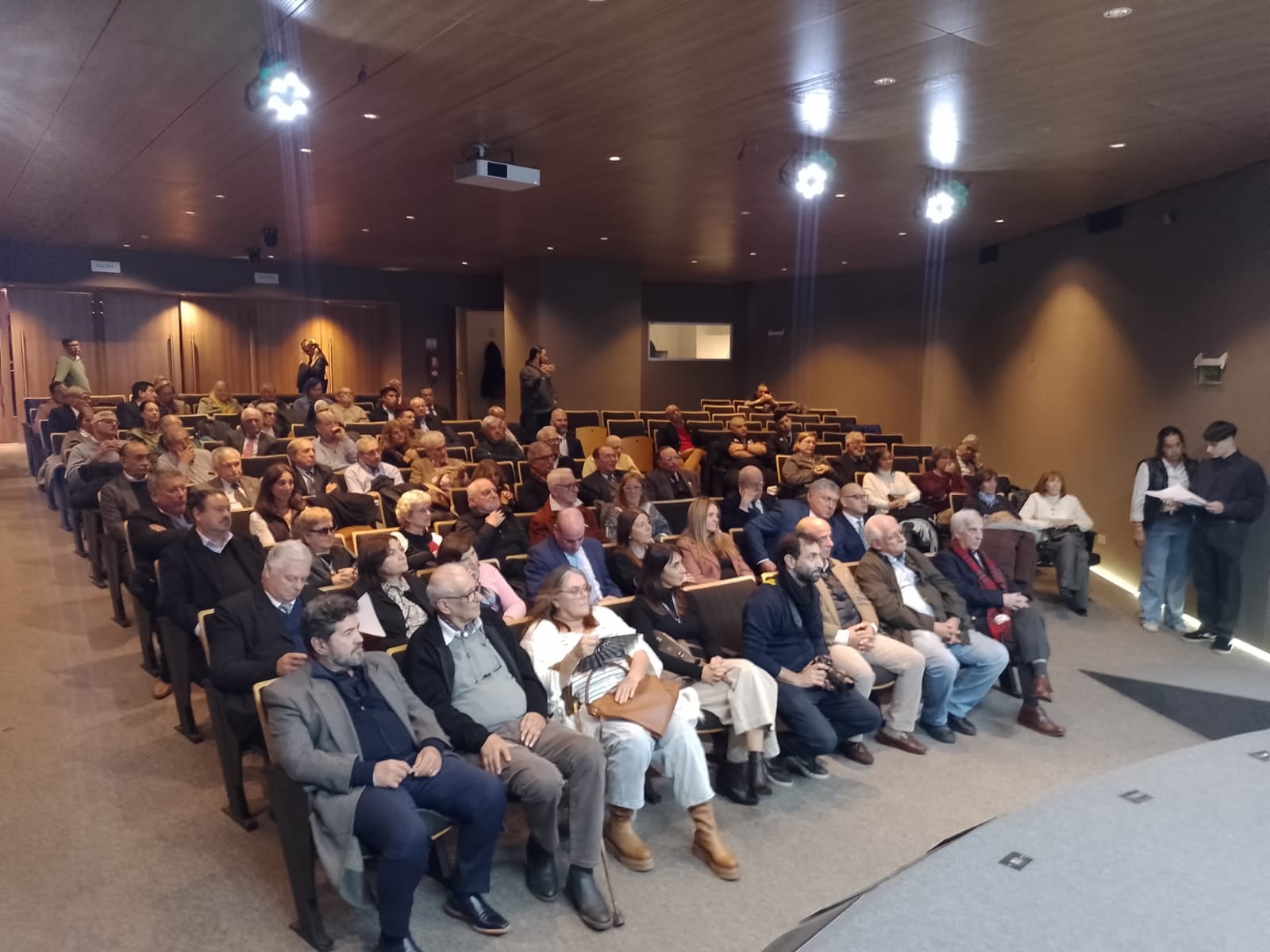 El auditorio Dr. Ricardo Balbín, de la Cámara de Diputados de la Nación, albergó a los concurrentes de la presentación del documental sobre Argentino del Valle Larrabure (Dirección de Cultura, Museo y Extensión Federal de la Cámara de Diputados de la Nación)