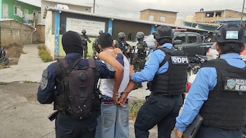 Agentes de seguridad participan en los operativos desplegados contra estructuras criminales en diferentes puntos del territorio hondureño. (Foto: Policía Nacional)