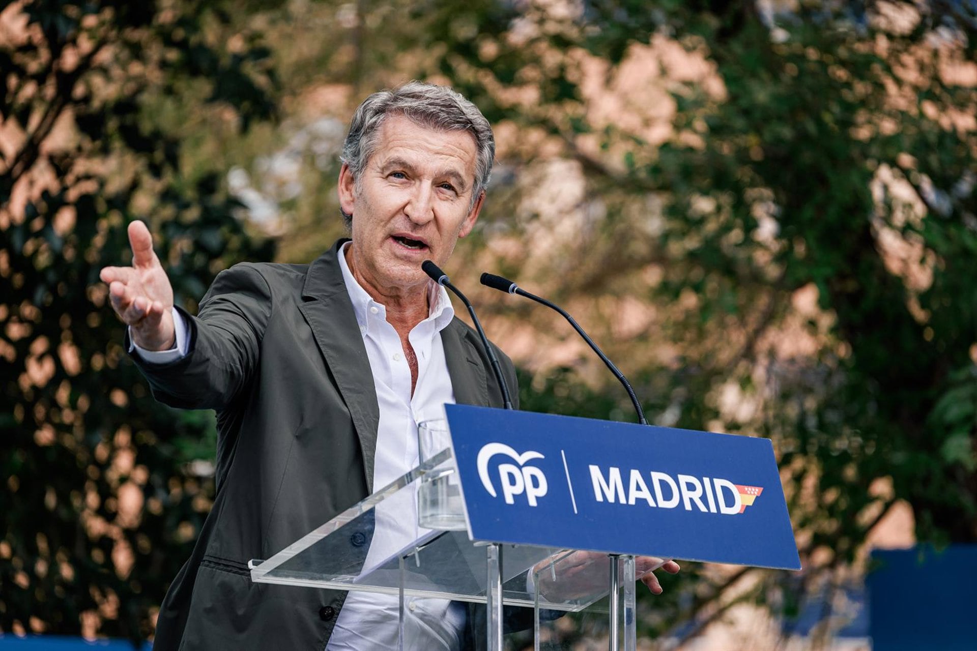 05/09/2026 El presidente del PP, Alberto Núñez Feijóo (d), durante la inauguración de las Jornadas Parlamentarias del Grupo Popular de la Asamblea de Madrid, en el hotel EXE Getafe, a 5 de septiembre de 2026, en Getafe, Madrid (España). La sexta edición de estas Jornadas han contado con mesas de trabajo en las que los diputados han puesto en marcha las bases para la preparación de las próximas elecciones autonómicas y municipales.
POLITICA
Carlos Luján - Europa Press