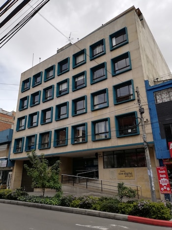Funcionarios del Concejo de Bogotá cuestionaron a la Alcaldía Local de Antonio Nariño por el manejo brindado a Fabiana Karina Rincón tras sobrevivir al ataque - crédito Alcaldía de Bogotá