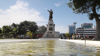 Plaza Manco Cápac fue reabierta para beneficio de todos sus vecinos en La Victoria.
