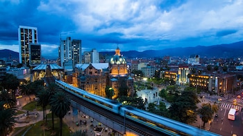 Alcaldía de Medellín amplió hasta el 9 de agosto los horarios de bares y discotecas por la Feria de las Flores