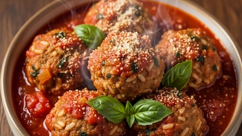 Receta de albóndigas con arroz en salsa de tomate, rápida y fácil